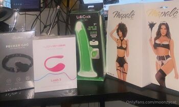 Lovey Lamiau / loveylamiau nude photo #17