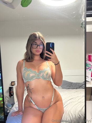 OnlyFans / lovin.lilyy nude photo #1