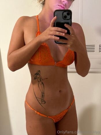 OnlyFans / lovin.lilyy nude photo #14