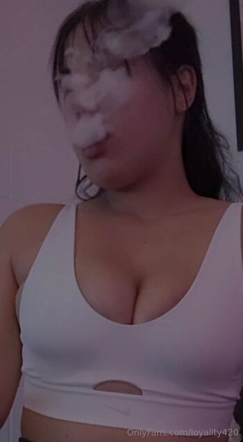 Nicki baby / loyallty420 nude photo #2