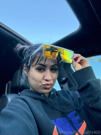 Nicki baby / loyallty420 nude photo #10