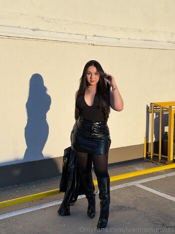 Luann / luannamoraess nude photo #3