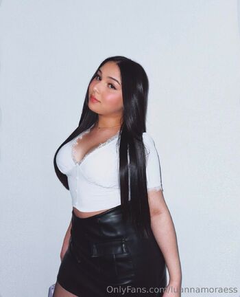 Luann / luannamoraess nude photo #22