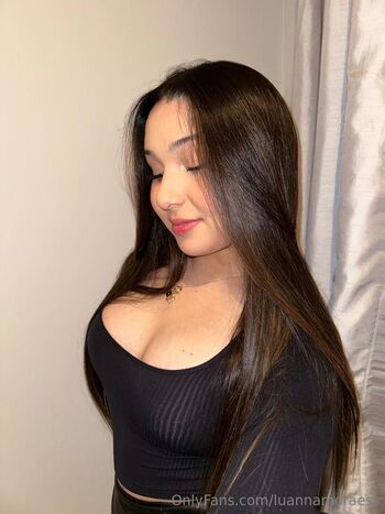 Luann / luannamoraess nude photo #23