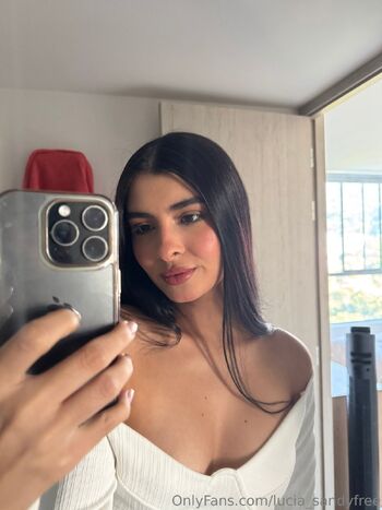 Sandy / lucia_sandyfree nude photo #15
