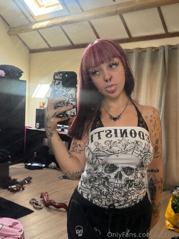 Lucy (50 152cm / luckitty nude photo #16