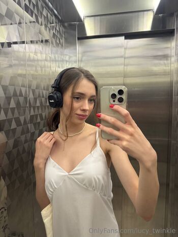 LUCY_TWINKLE / lucy_twinkle nude photo #2