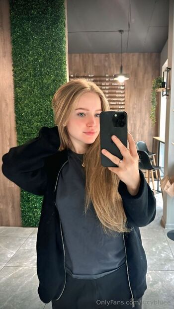 LUCY BLU / lucybluee nude photo #12