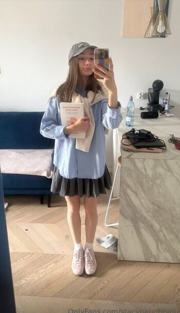 LUCY BLU / lucybluee nude photo #24