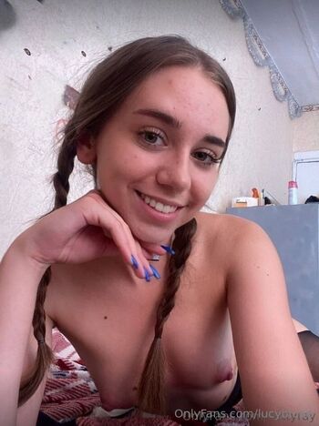 LUCY BLU / lucybluee nude photo #25