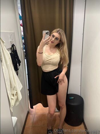 LUCY BLU / lucybluee nude photo #28