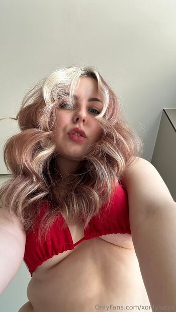 Luc / lucyfruiit / lucyyyfruit nude photo #11