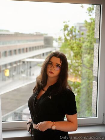 LUCY / lucyqrow nude photo #1