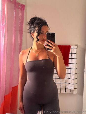 Lucy Garci / lucys_closet nude photo #1