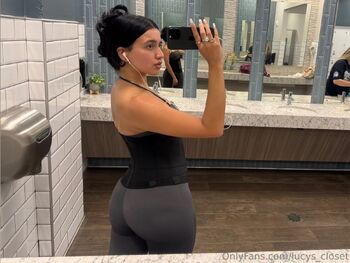 Lucy Garci / lucys_closet nude photo #13