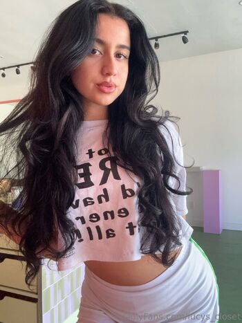 Lucy Garci / lucys_closet nude photo #18