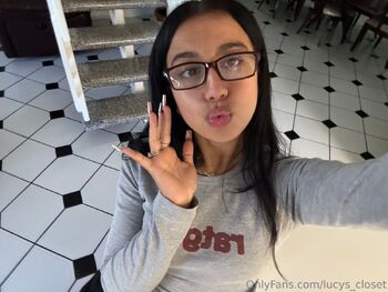 Lucy Garci / lucys_closet nude photo #23