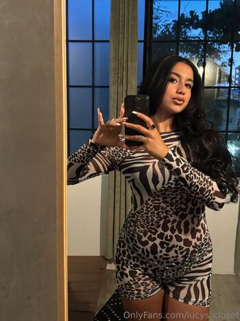 Lucy Garci / lucys_closet nude photo #28