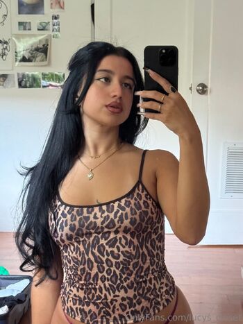 Lucy Garci / lucys_closet nude photo #39