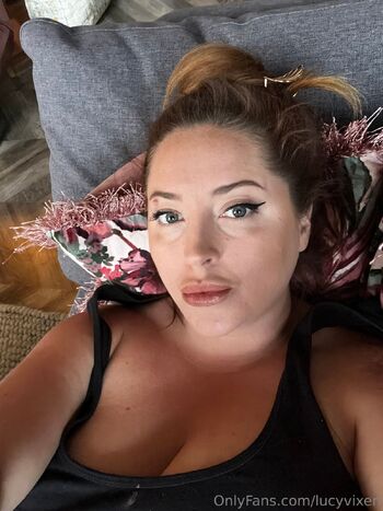 Lucy Vixe / lucyvixen nude photo #34