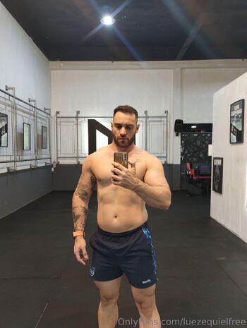 Lucas Ezequie / luezequielfree nude photo #1