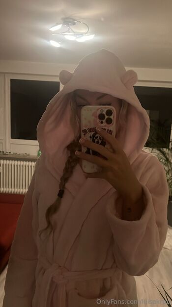 LUISA - your favorite hoe / luisakrpp nude photo #3