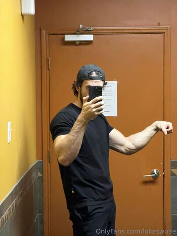 Lukas Wolf / lukaswolfe nude photo #13