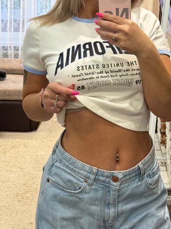 Lunaaur / lunaaura_home nude photo #2