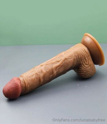 Luna / lunababyfree nude photo #2