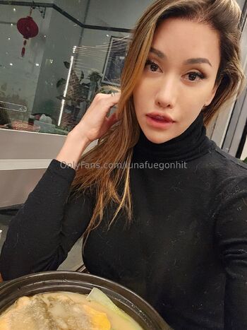 Luna Fueg / lunafuegonhit nude photo #13