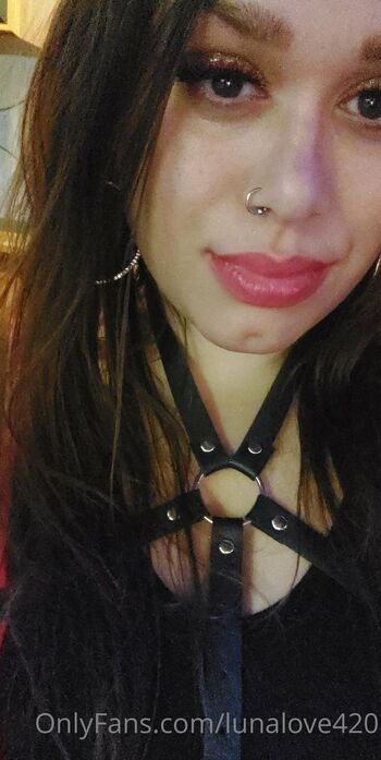 Lun / lunalove420 nude photo #1