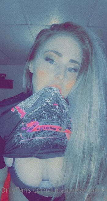 Luna Santiag / lunalovesyouxoxo nude photo #15