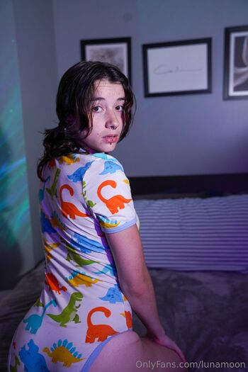 Lun / lunamoon nude photo #2