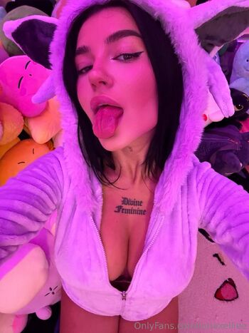 LUNA ELLIE / lunaxelliee nude photo #6