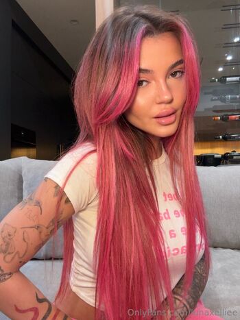 LUNA ELLIE / lunaxelliee nude photo #8
