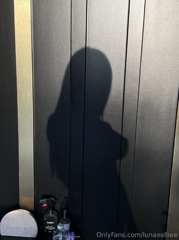 LUNA ELLIE / lunaxelliee nude photo #13