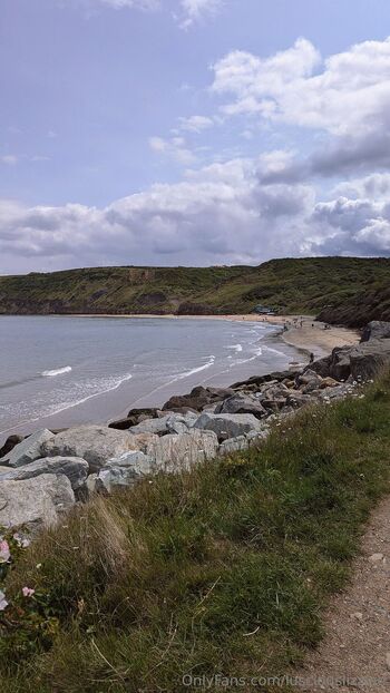 OnlyFans / lusciouslizziee nude photo #8