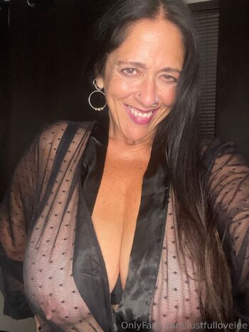 Lovele / lustfullovelee nude photo #1