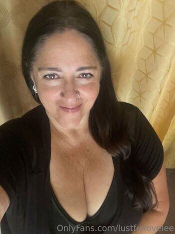 Lovele / lustfullovelee nude photo #14