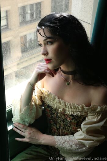 Evelyn Clair / luvevelynclaire nude photo #3