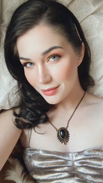 Evelyn Clair / luvevelynclaire nude photo #4