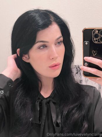 Evelyn Clair / luvevelynclaire nude photo #24
