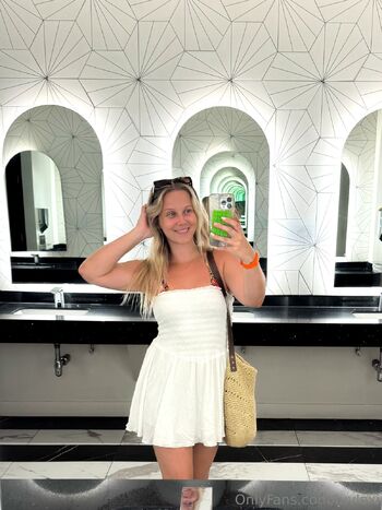 Lexi Lu / luvlexi nude photo #9