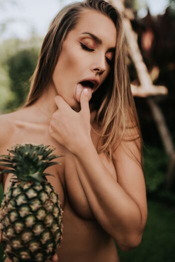 LuxuryGir / luxurygirl_xxx nude photo #1