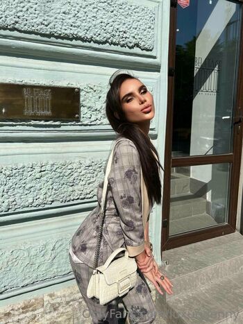 Jenny / luxuryjenny nude photo #15