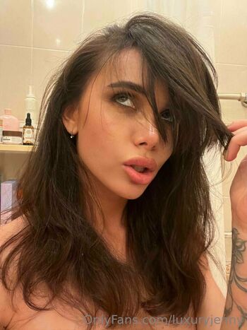 Jenny / luxuryjenny nude photo #18