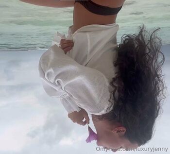 Jenny / luxuryjenny nude photo #23