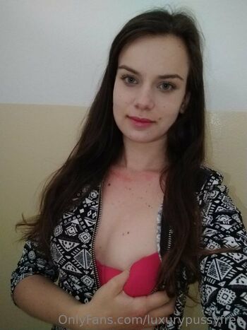 u6929142 / luxurypussyfree nude photo #30