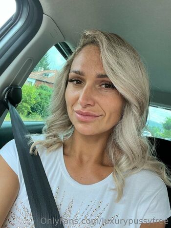 u6929142 / luxurypussyfree nude photo #36