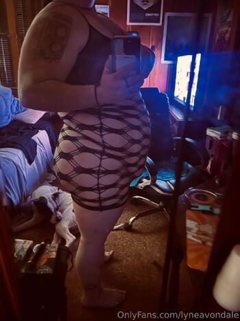 Lyne Avondal / lyneavondale nude photo #3